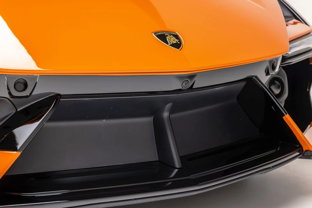 2025 Lamborghini Revuelto - Image 23 of 31