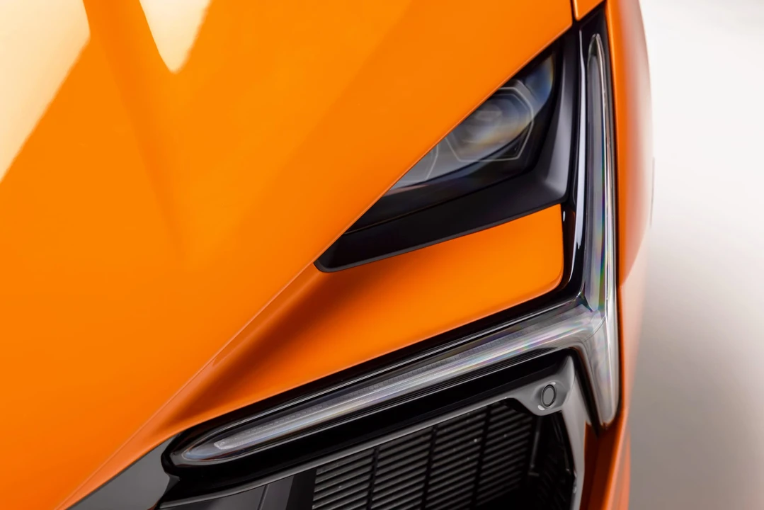 2025 Lamborghini Revuelto - Image 26 of 31