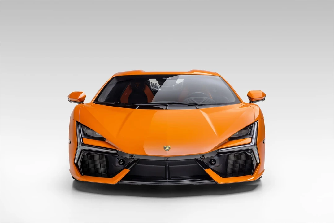 2025 Lamborghini Revuelto - Image 3 of 31