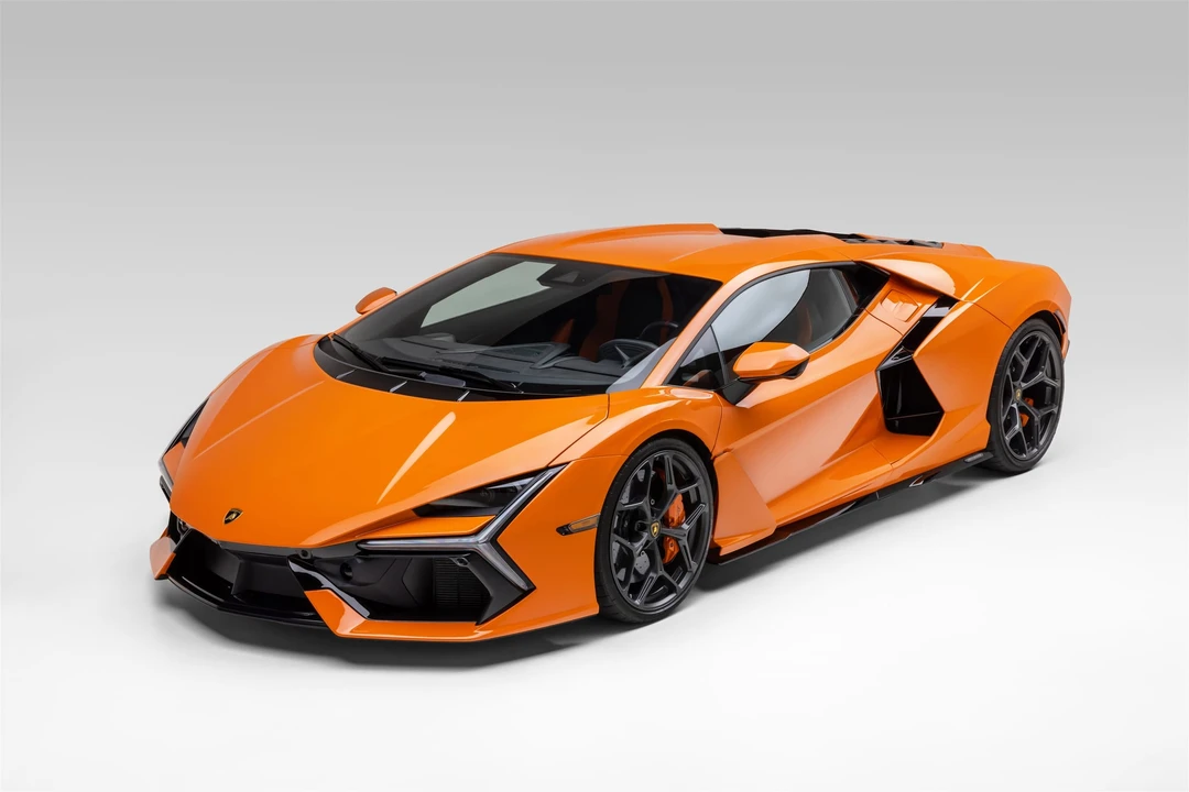 2025 Lamborghini Revuelto - Image 21 of 31