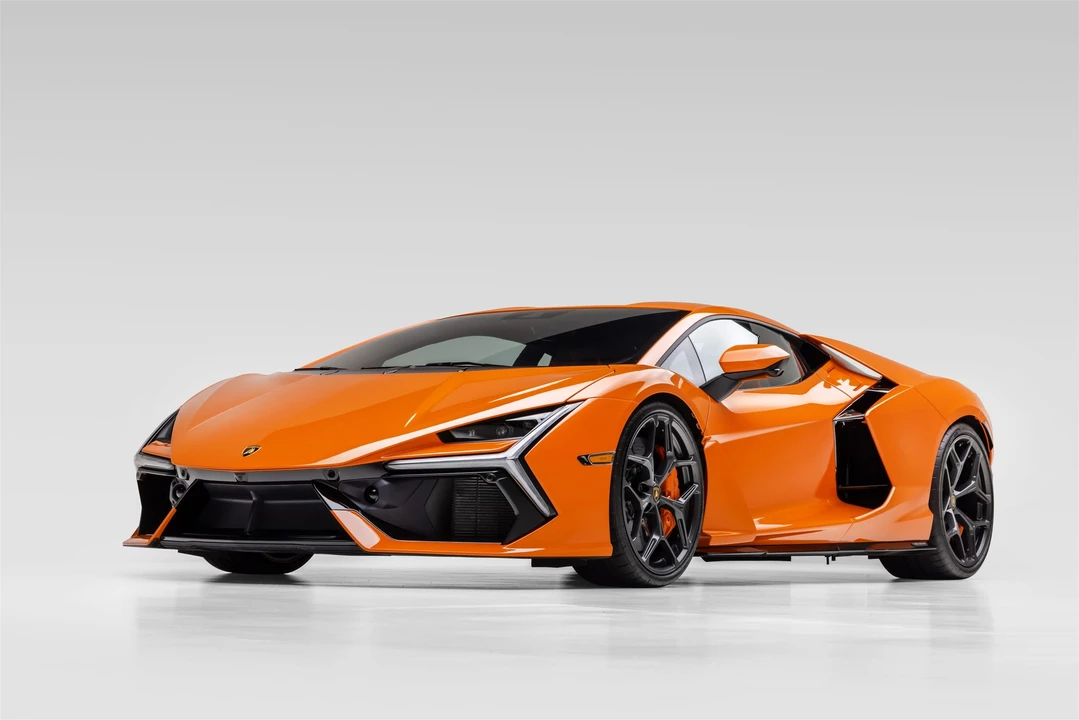 2025 Lamborghini Revuelto - Image 20 of 31