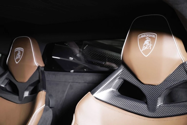 2025 Lamborghini Revuelto - Image 6 of 7