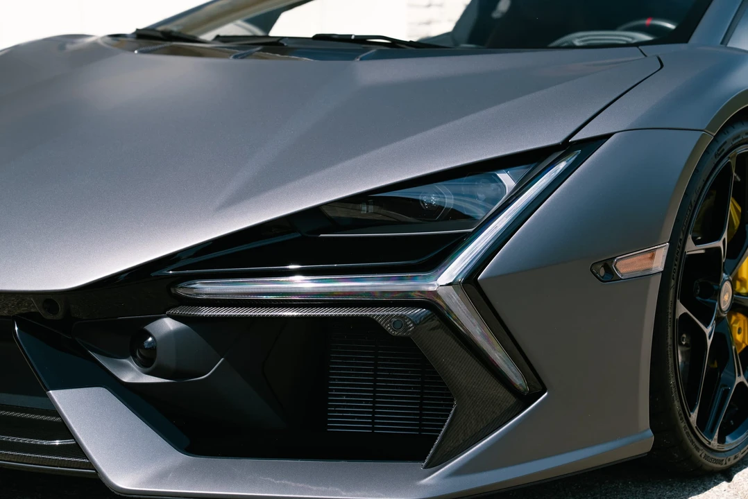 2025 Lamborghini Revuelto - Image 29 of 31