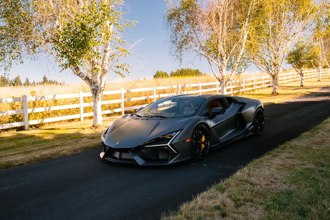 2025 Lamborghini Revuelto - Image 4 of 31