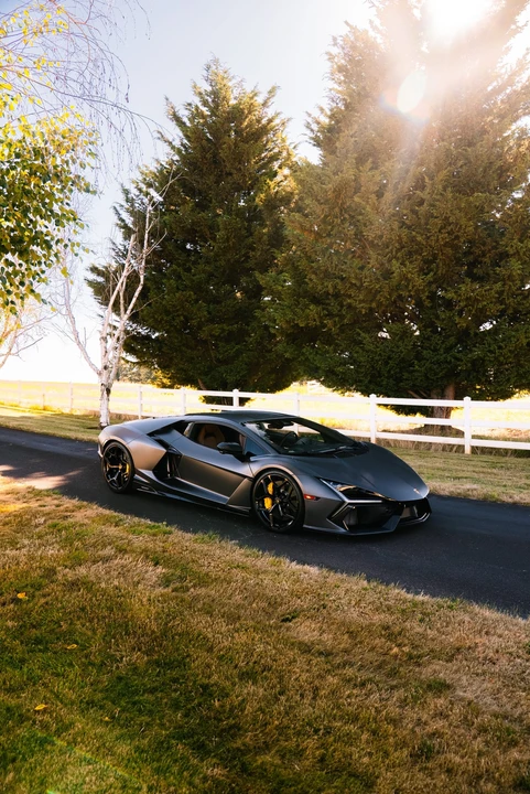 2025 Lamborghini Revuelto - Image 8 of 31