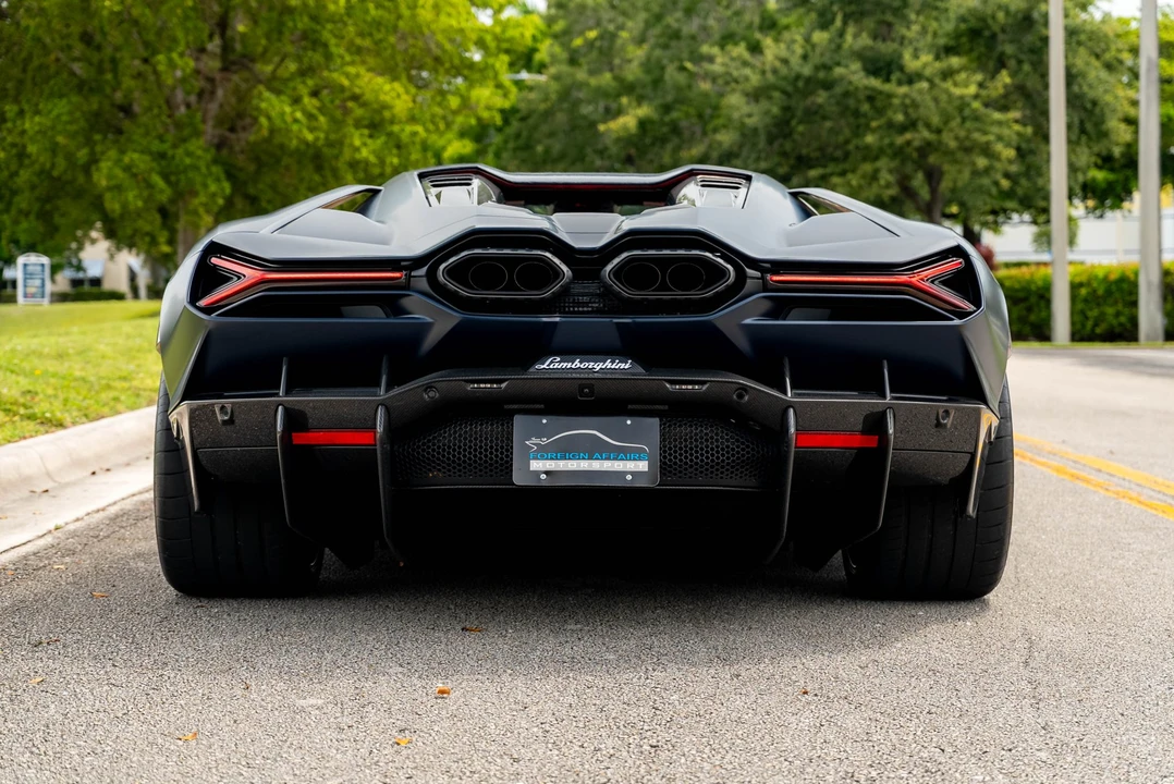 2025 Lamborghini Revuelto - Image 5 of 31