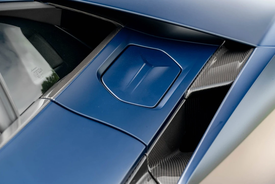 2025 Lamborghini Revuelto - Image 25 of 31