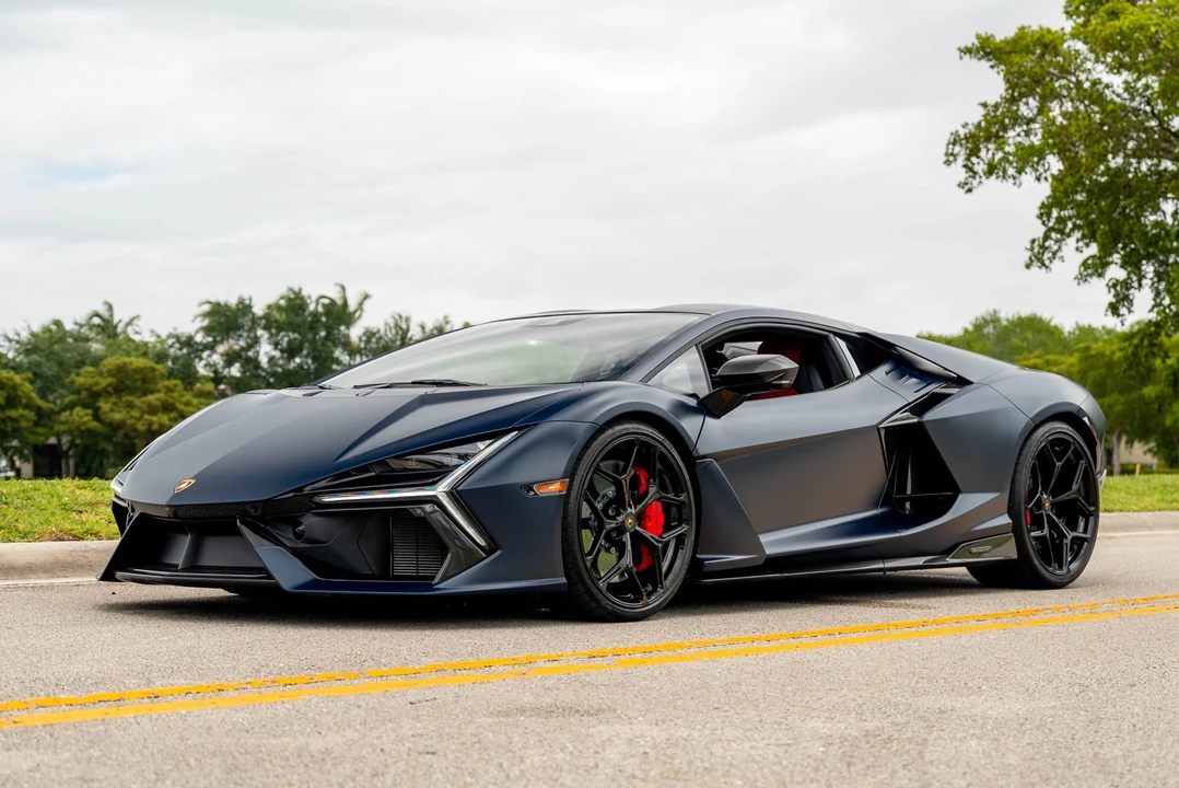 2025 Lamborghini Revuelto - Image 2 of 31