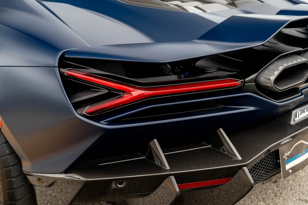 2025 Lamborghini Revuelto - Image 31 of 31