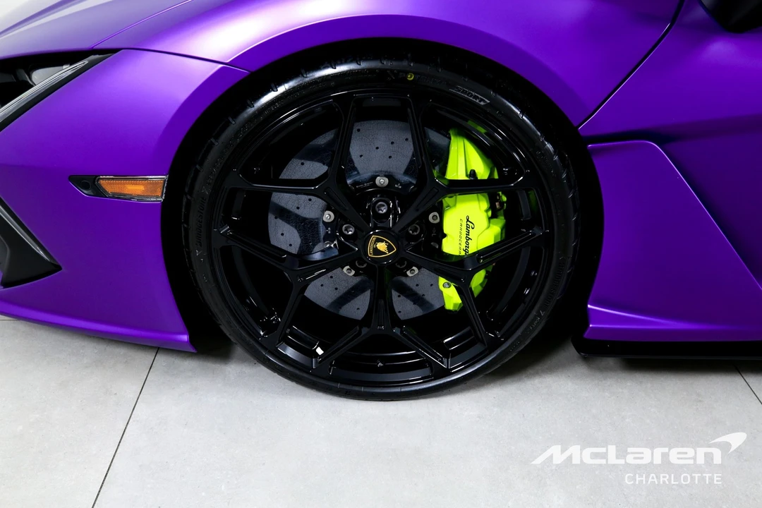 2025 Lamborghini Revuelto - Image 30 of 31