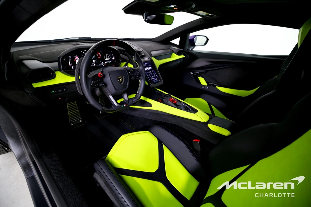 2025 Lamborghini Revuelto - Image 13 of 31