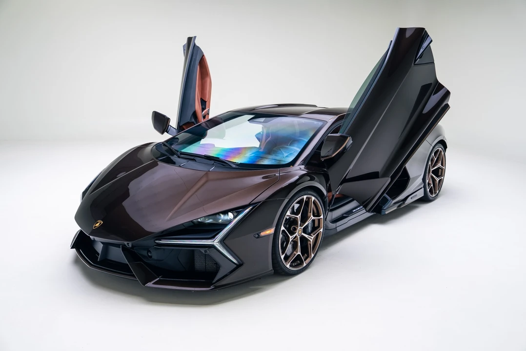 2025 Lamborghini Revuelto - Image 2 of 31