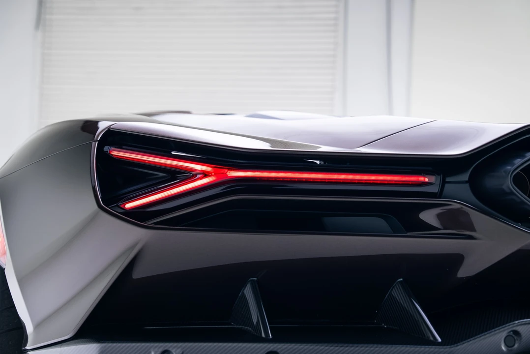 2025 Lamborghini Revuelto - Image 30 of 31