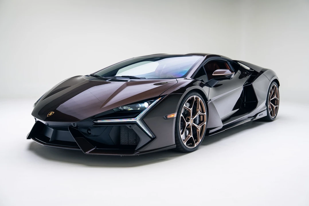2025 Lamborghini Revuelto - Image 4 of 31