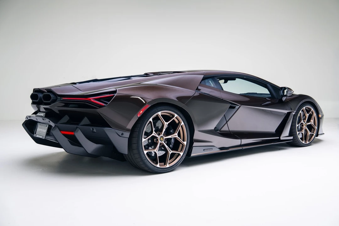 2025 Lamborghini Revuelto - Image 5 of 12