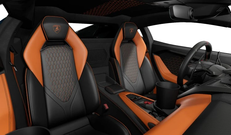 2025 Lamborghini Revuelto - Image 7 of 10