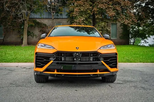 2025 Lamborghini Urus SE
