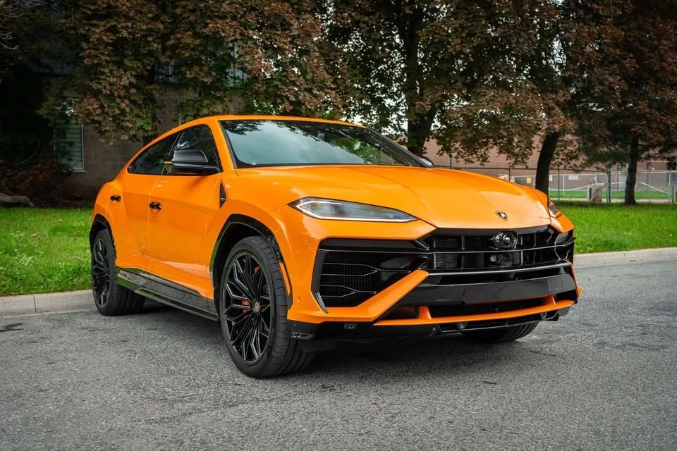 2025 Lamborghini Urus SE - Image 2 of 20