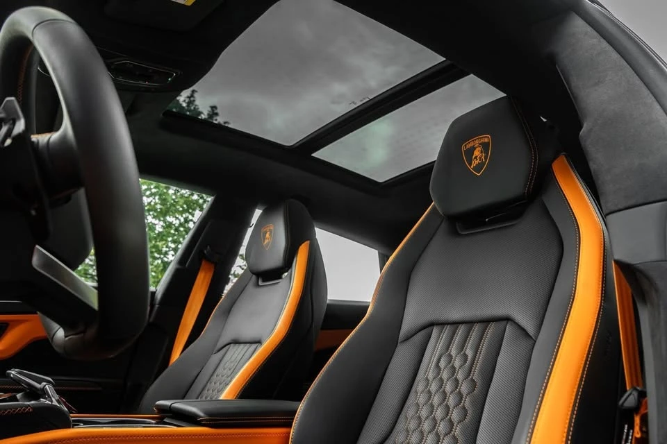 2025 Lamborghini Urus SE - Image 17 of 20