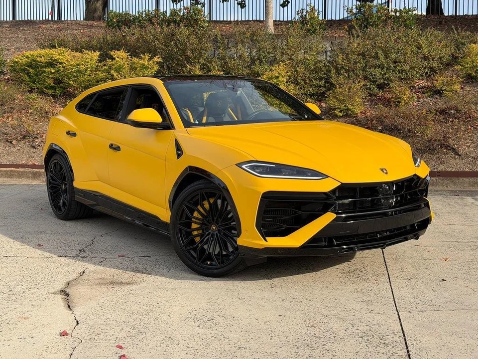 2025 Lamborghini Urus SE - Image 2 of 21