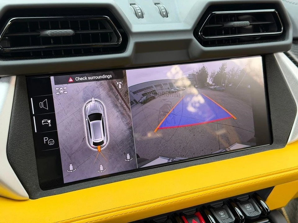 2025 Lamborghini Urus SE - Image 16 of 21