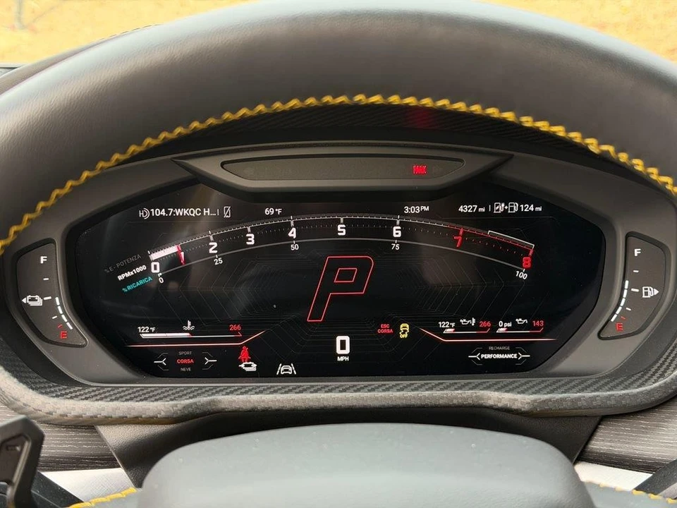 2025 Lamborghini Urus SE - Image 17 of 21