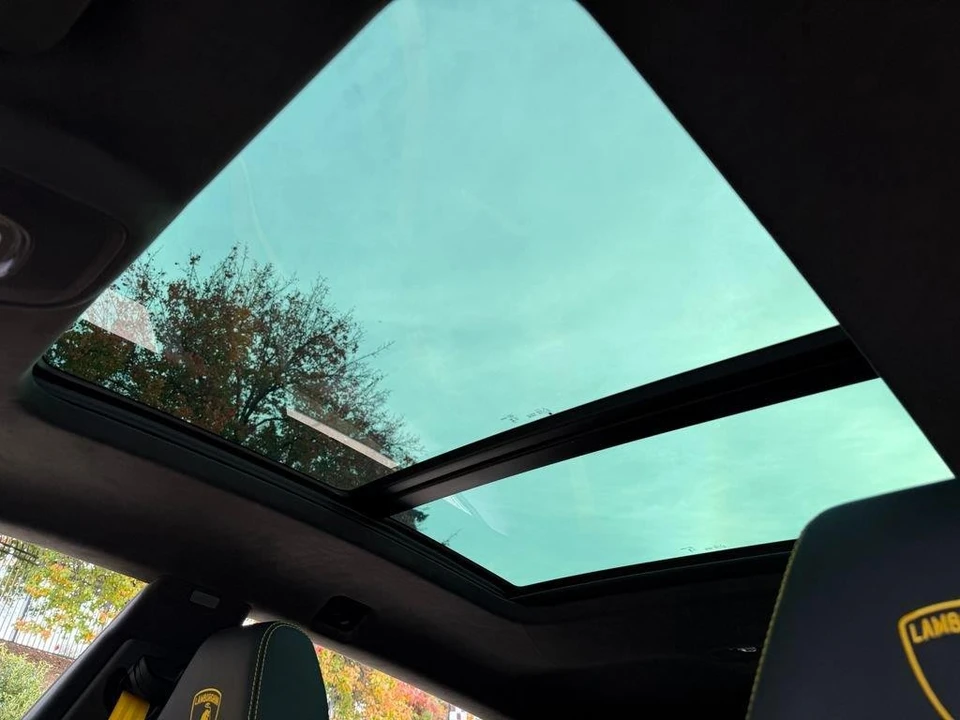 2025 Lamborghini Urus SE - Image 10 of 21