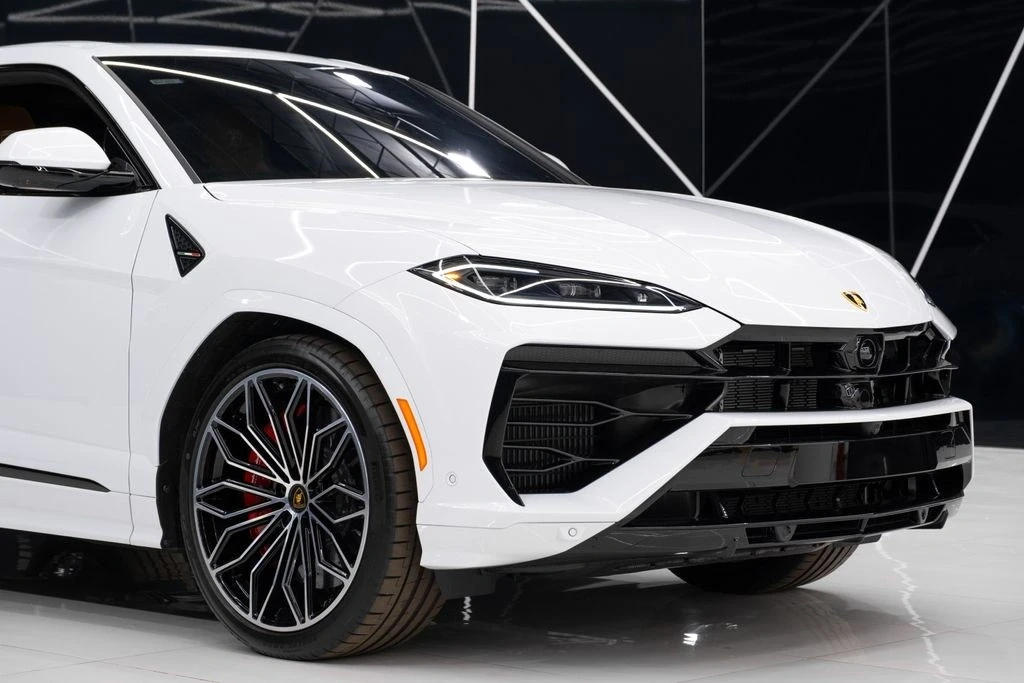 2025 Lamborghini Urus - Image 5 of 21