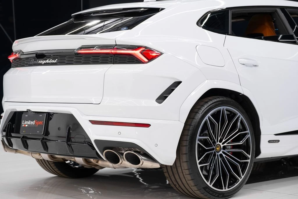 2025 Lamborghini Urus - Image 18 of 21