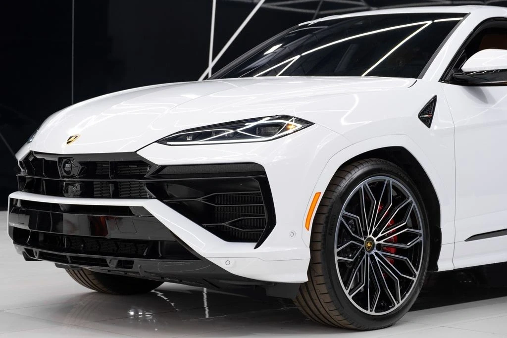 2025 Lamborghini Urus - Image 4 of 21