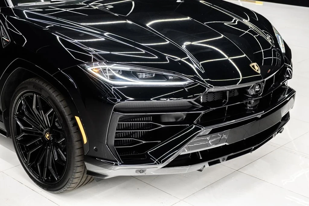 2025 Lamborghini Urus - Image 9 of 21