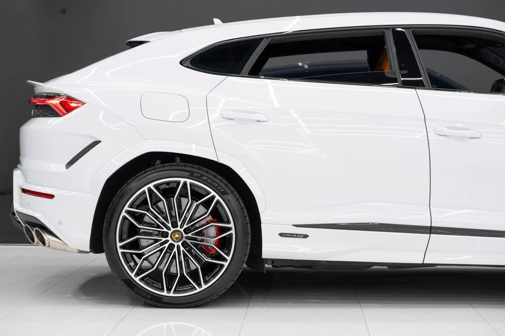 2025 Lamborghini Urus - Image 10 of 21