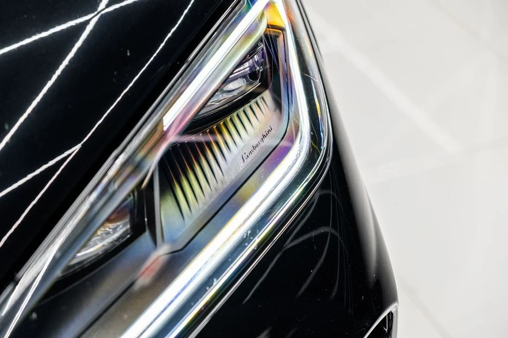 2025 Lamborghini Urus - Image 16 of 21
