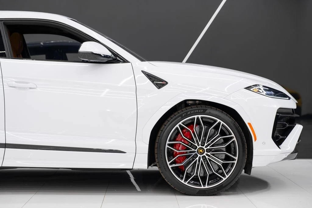 2025 Lamborghini Urus - Image 11 of 21