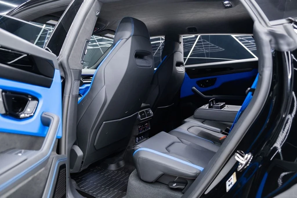 2025 Lamborghini Urus - Image 17 of 21