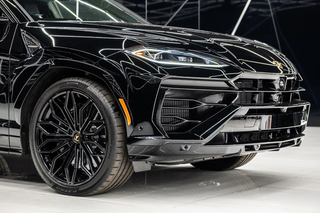 2025 Lamborghini Urus - Image 8 of 21