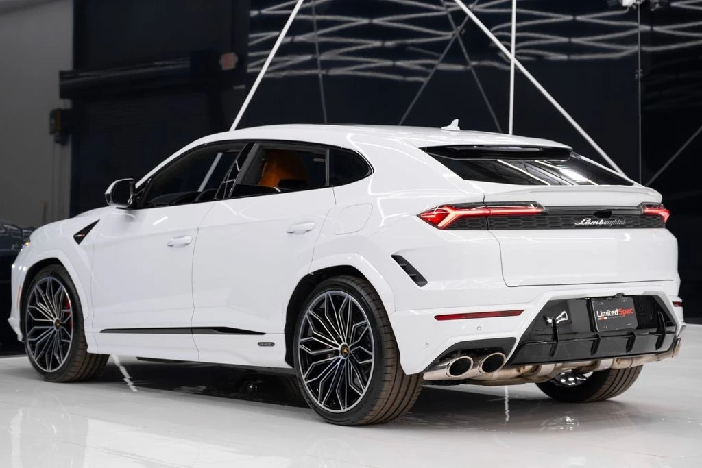 2025 Lamborghini Urus - Image 13 of 21