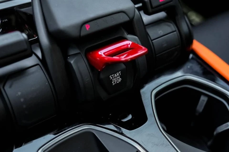 2025 Lamborghini Urus - Image 18 of 20