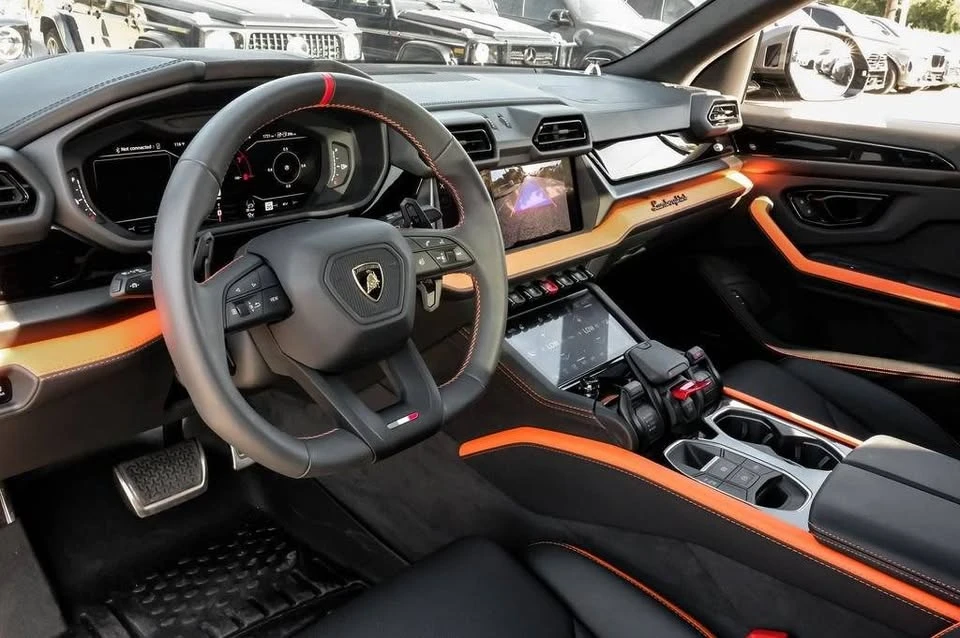 2025 Lamborghini Urus - Image 10 of 20