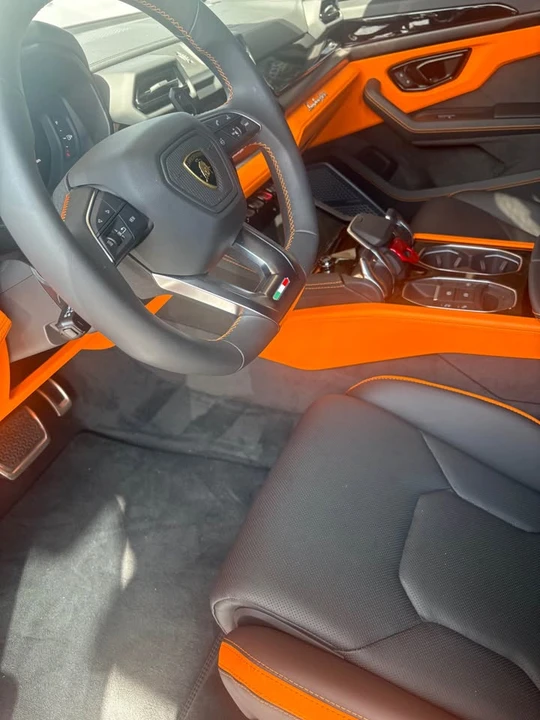 2025 Lamborghini Urus - Image 3 of 10