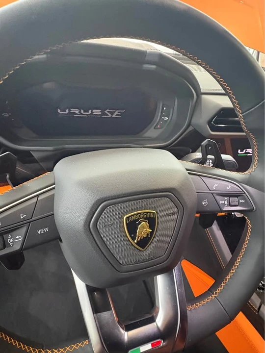2025 Lamborghini Urus - Image 6 of 10