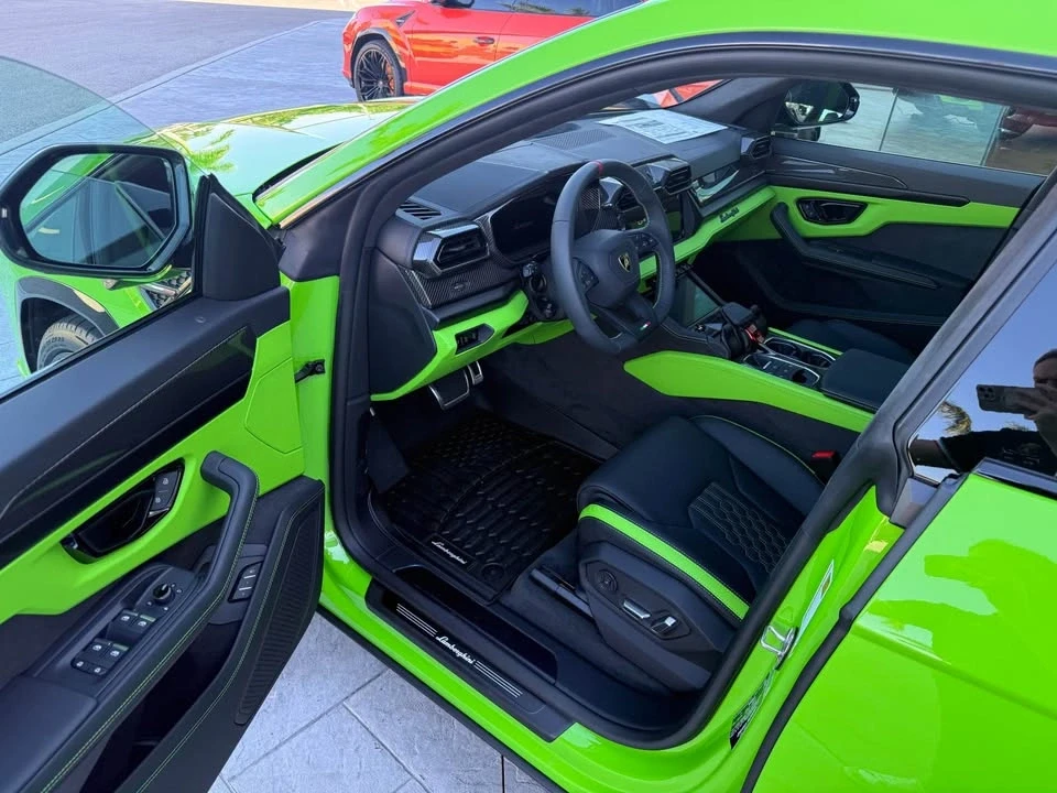 2025 Lamborghini Urus SE - Image 5 of 6