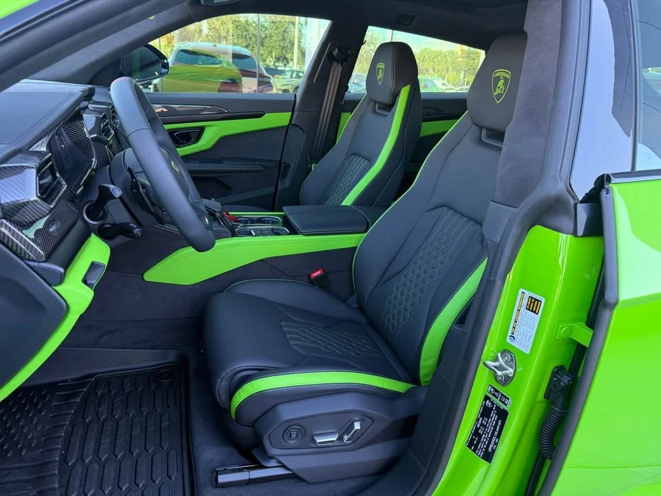 2025 Lamborghini Urus SE - Image 4 of 6