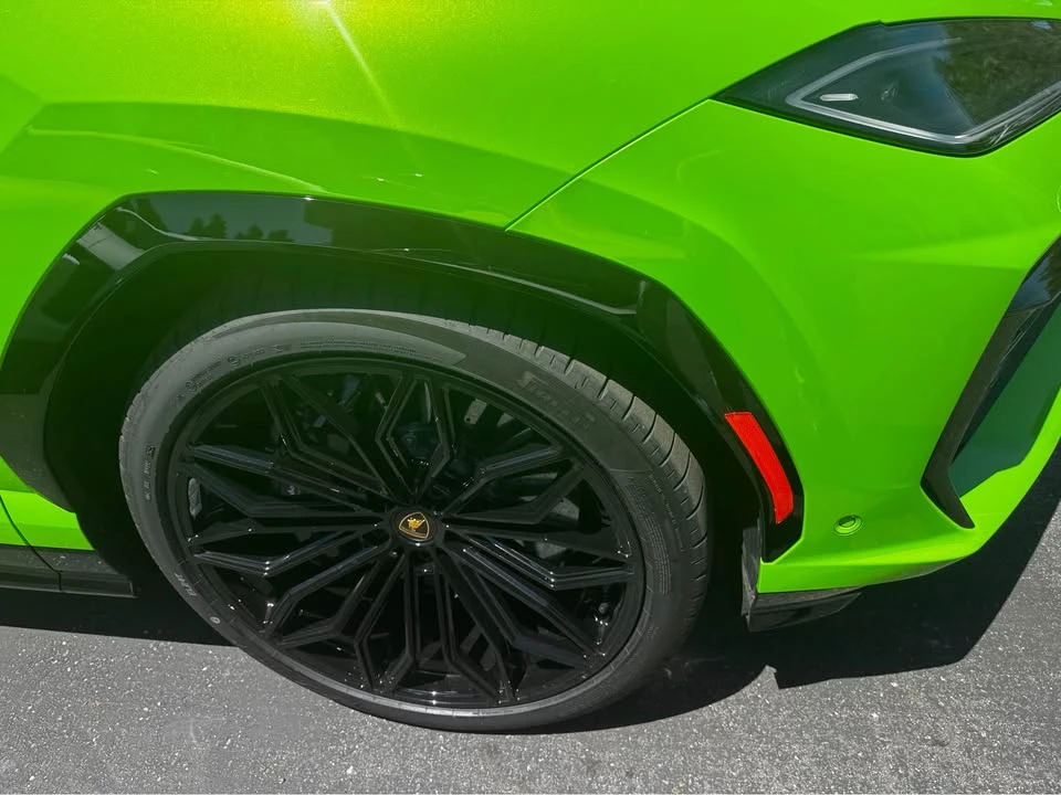 2025 Lamborghini Urus SE - Image 7 of 8