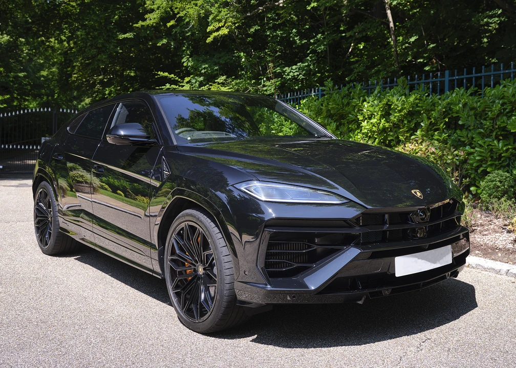 2025 Lamborghini Urus SE - Image 3 of 31