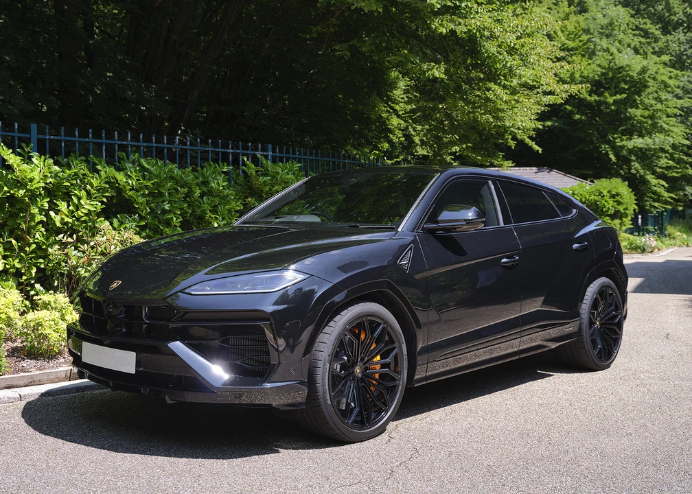 2025 Lamborghini Urus SE - Image 9 of 31