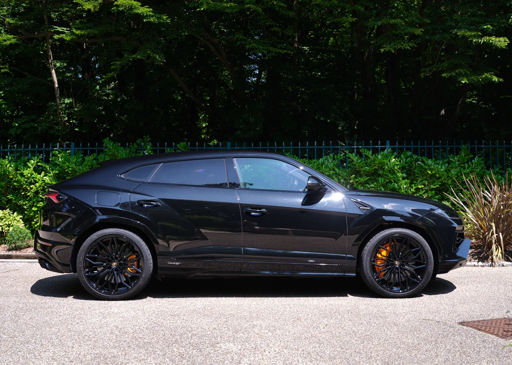 2025 Lamborghini Urus SE - Image 4 of 31
