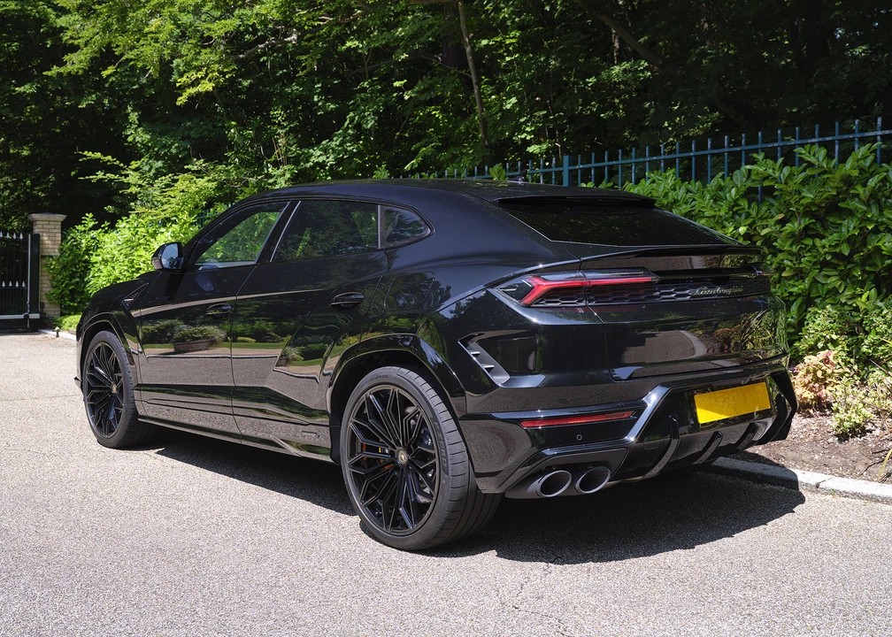 2025 Lamborghini Urus SE - Image 7 of 31