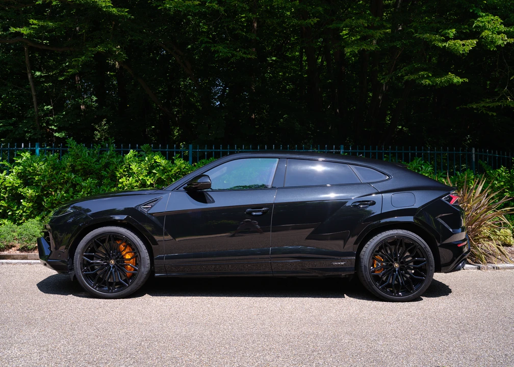 2025 Lamborghini Urus SE - Image 8 of 31