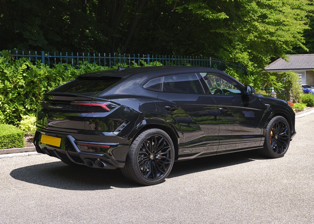 2025 Lamborghini Urus SE - Image 5 of 31